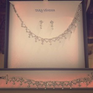Tara Vanessa necklace, earrings & bracelet set
